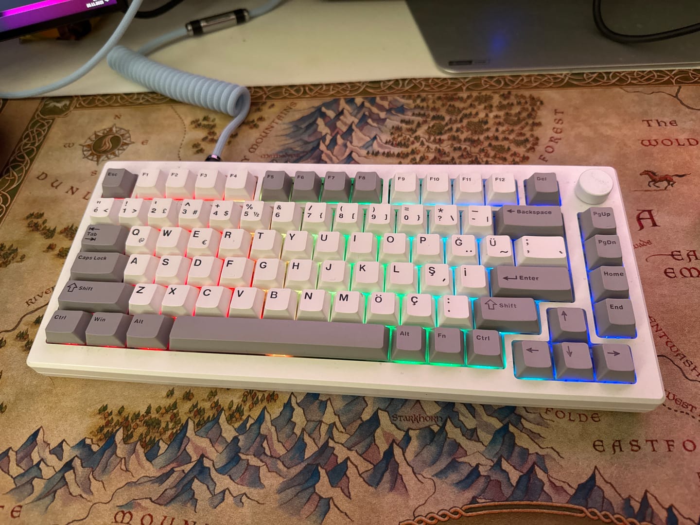 Customer photo review of Wraith Çift Enjeksiyonlu PBT Türkçe Tuş Takımı