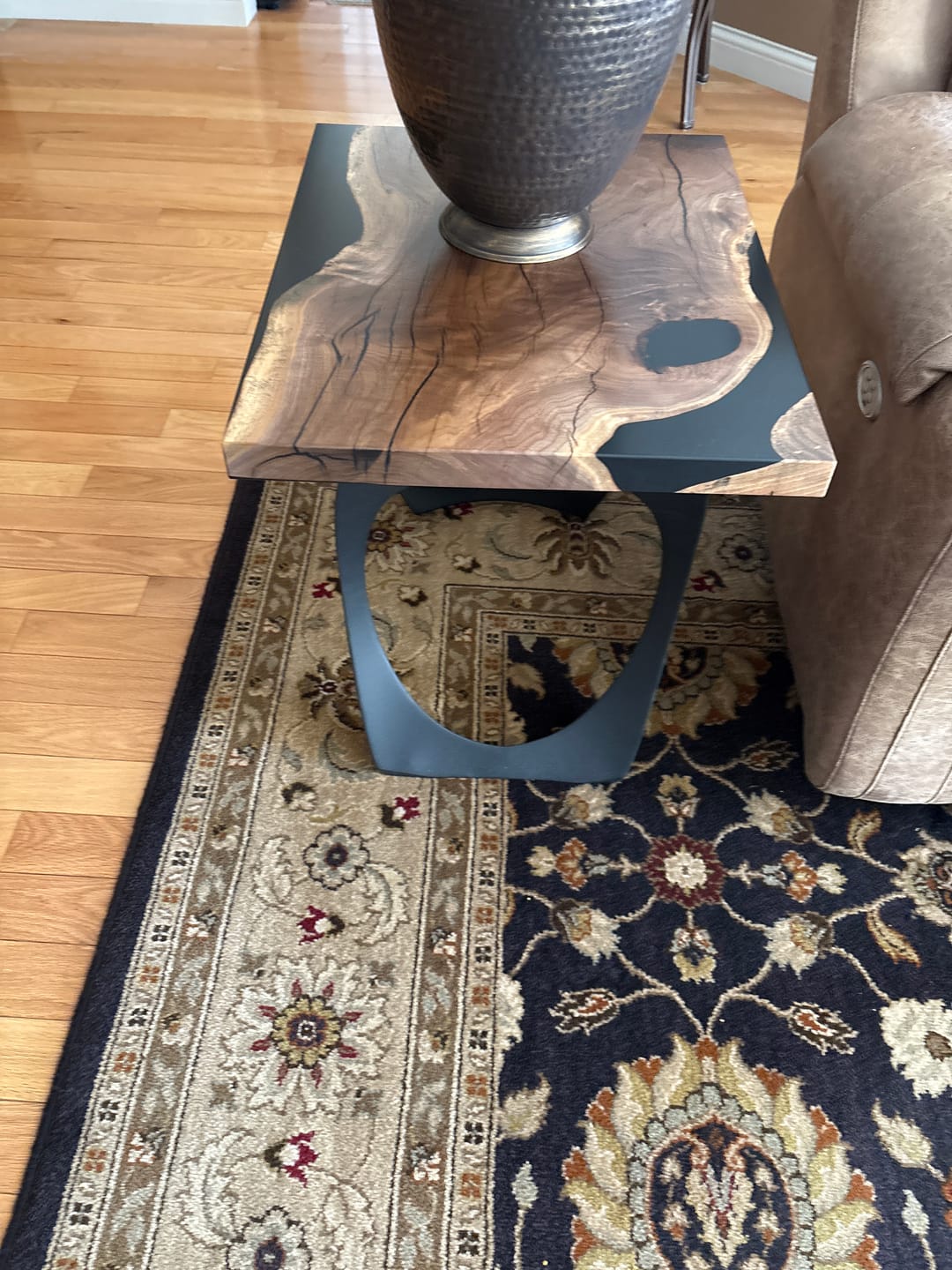 Customer photo review of End Table Legs 218 Cleo 20" H Unique Metal Furniture