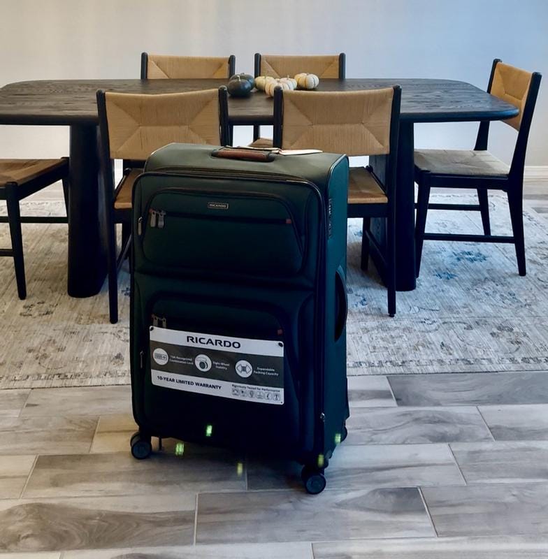 Customer photo review of Montecito 3.0 Softside Large Check-In Expandable Spinner