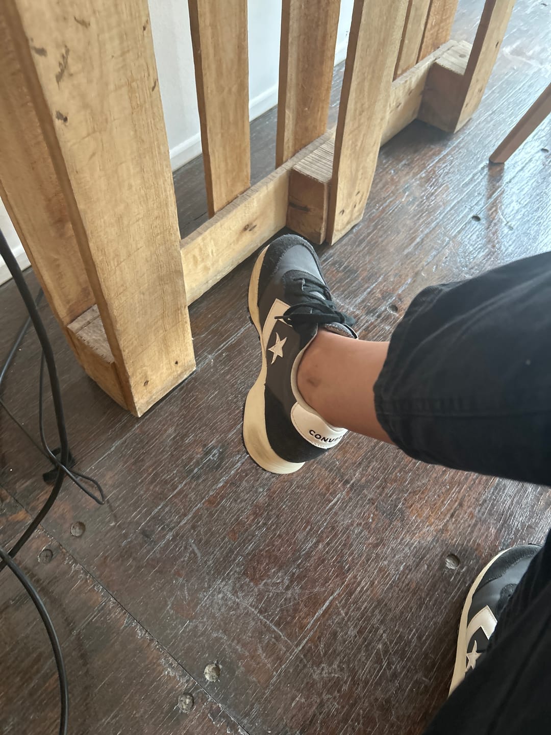 Customer photo review of Zapatillas Converse Omega Trainer OX Negro Gris