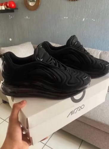 Customer photo review of Air Max 720