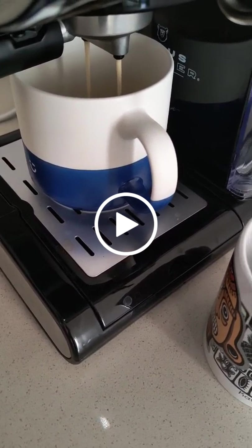 Customer video review of Café Siena