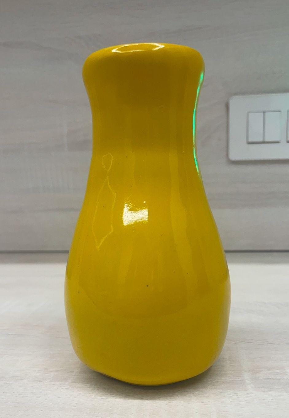 Customer photo review of Yellow Vase Statue in Premium Quality Decorative Showpiece Resin Article for Home and Office Decor by Vastu Mandir