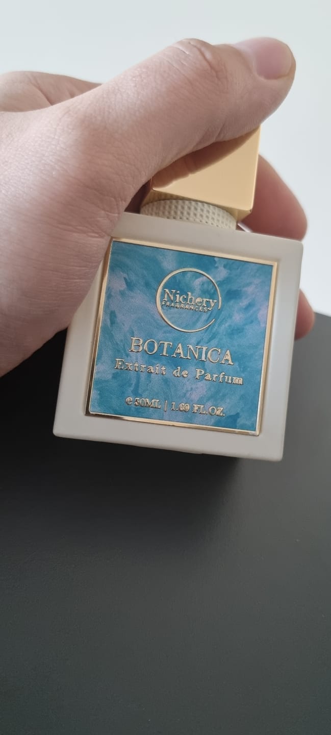 Customer photo review of Nichery Botanica Extrait de Parfum - Unisex 50ml