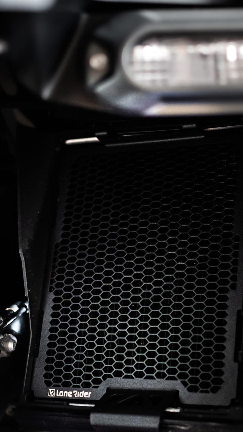 Customer photo review of Radiator Guard Set for BMW R1300GS / Adv