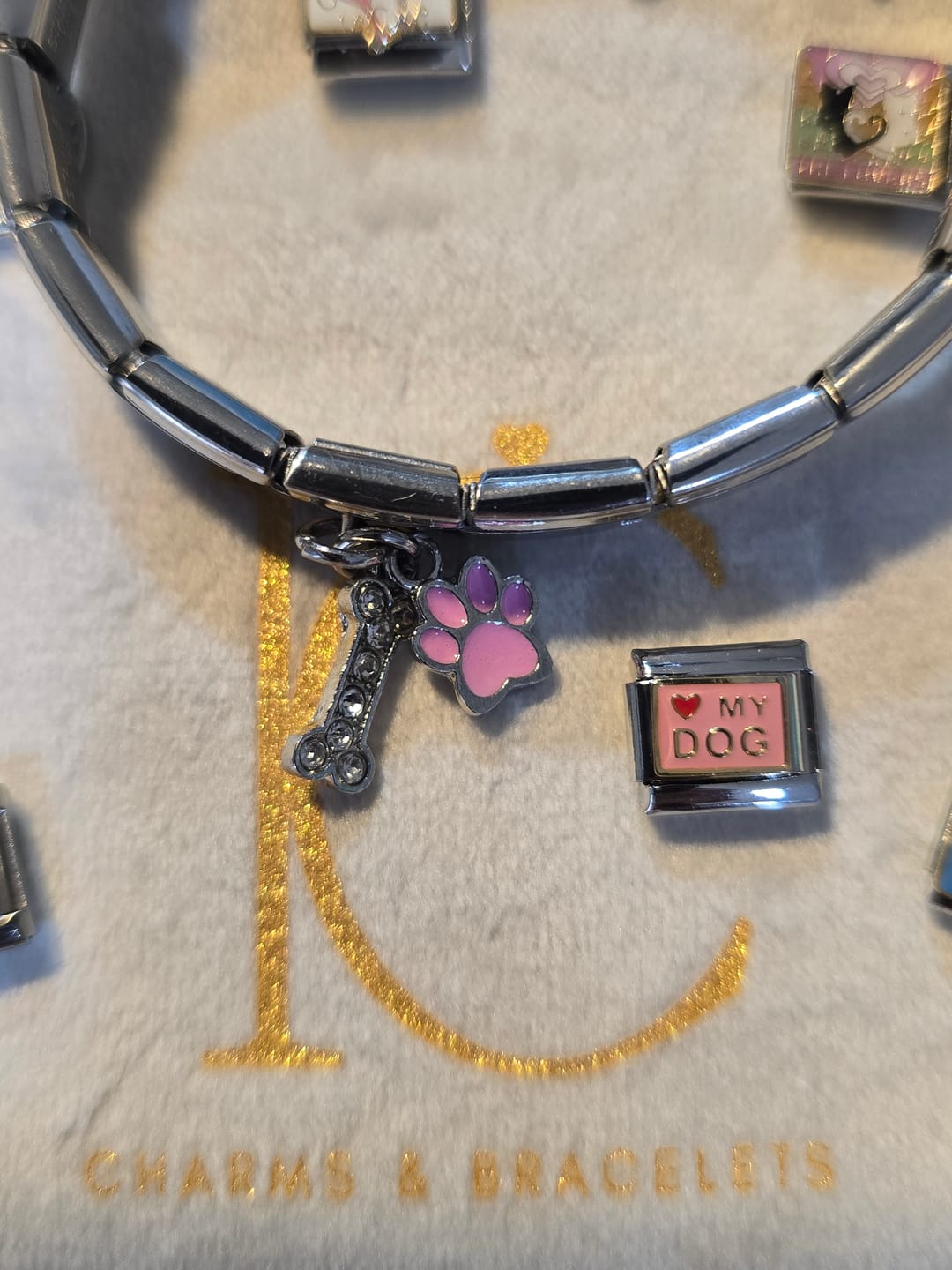 Customer photo review of Charm Colgante Huella perrito