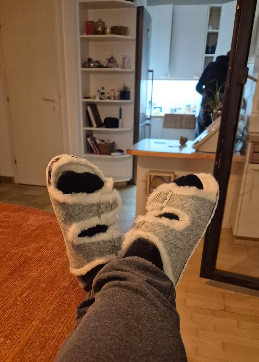 Customer photo review of FLUFF | Sandal Grey White
