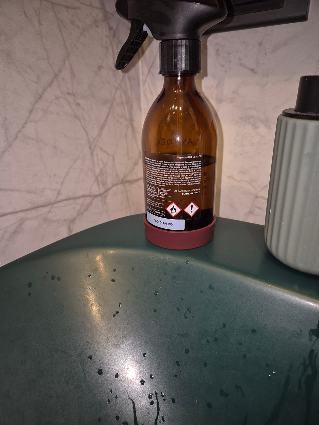 Customer photo review of Profumo "Baci di Talco" - Igienizzante tessuti e ambienti 300ml