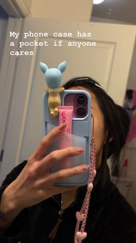 Customer photo review of iPhone 16