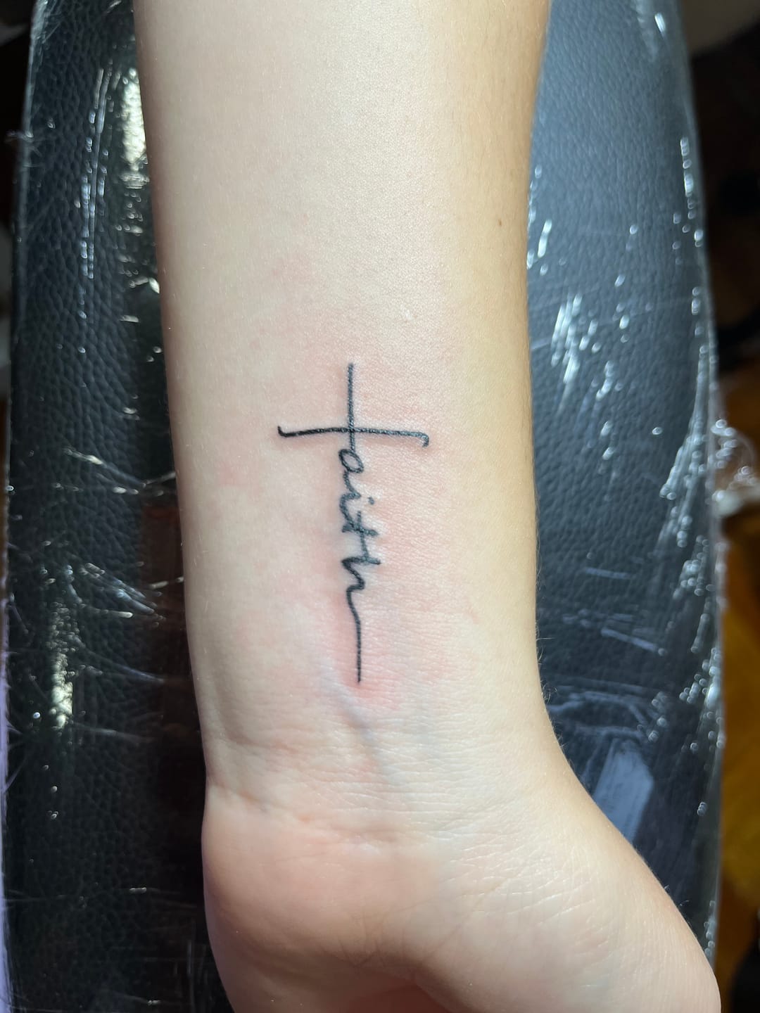 Customer photo review of T&T AWE Tattoo Needles Round Liner (20 pcs/box)