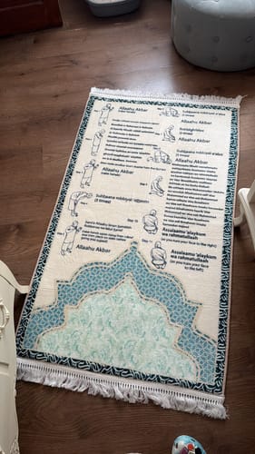 Customer photo review of Step By Step - Visual Padded Prayer Mat for Learning Salah