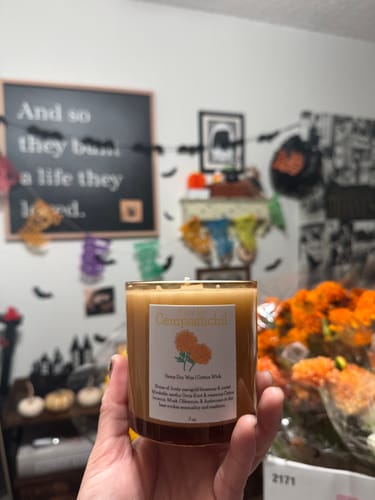 Customer photo review of Flor De Cempasúchil - Dia De Meurtos Handcrafted Candle