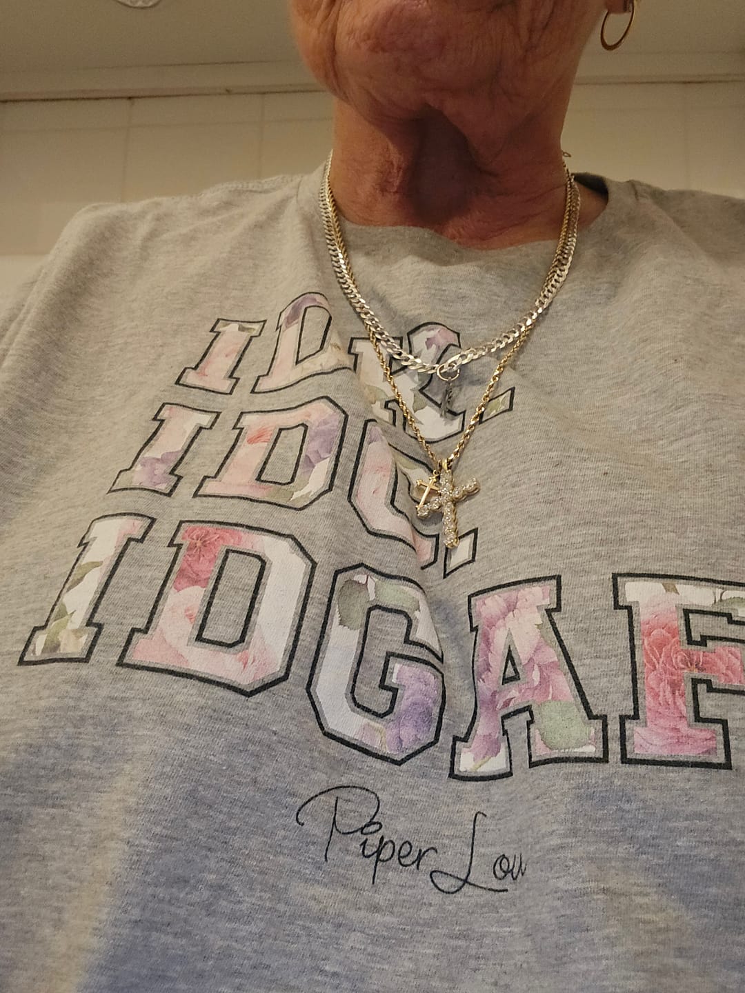 Customer photo review of IDK.IDC.IDGAF. Graphic Long Sleeve Tee
