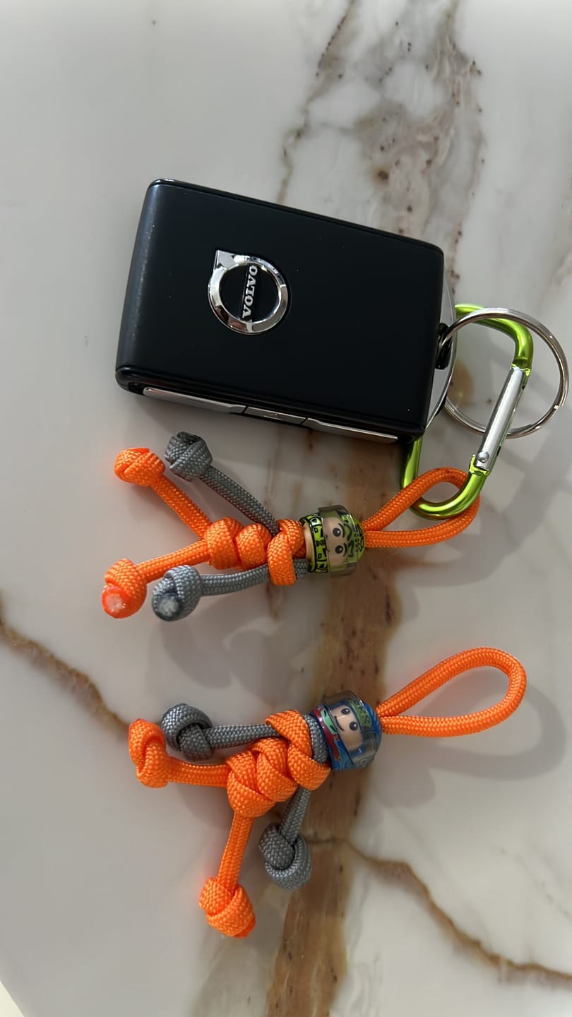 Customer photo review of Limited Edition 2025 Lando Norris Racing Paracord Buddy Keychain