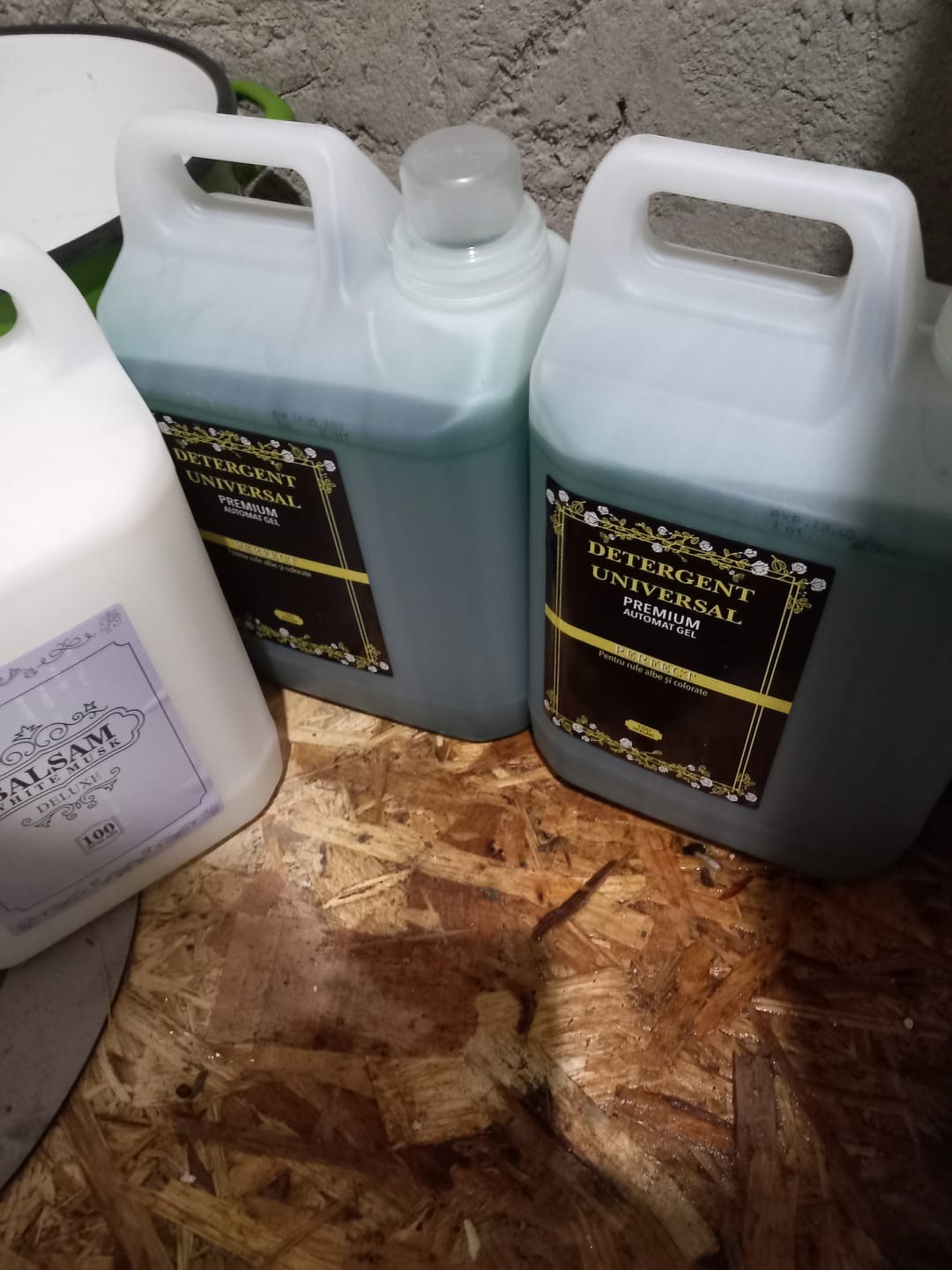 Customer photo review of Pachet 3x Detergent Universal Automat Gel 15L + 1x Balsam de rufe Chanela 5L