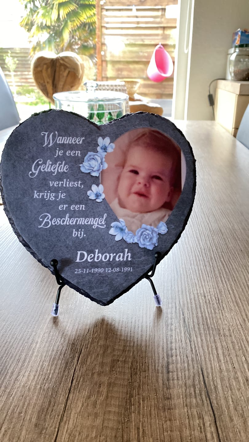 Customer photo review of Voor altijd - Gepersonaliseerd leisteen hart als aandenken aan overledene