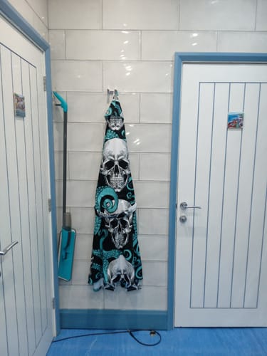 Customer photo review of Octopus Tentacles Skull Pattern Print Men's Bathrobe