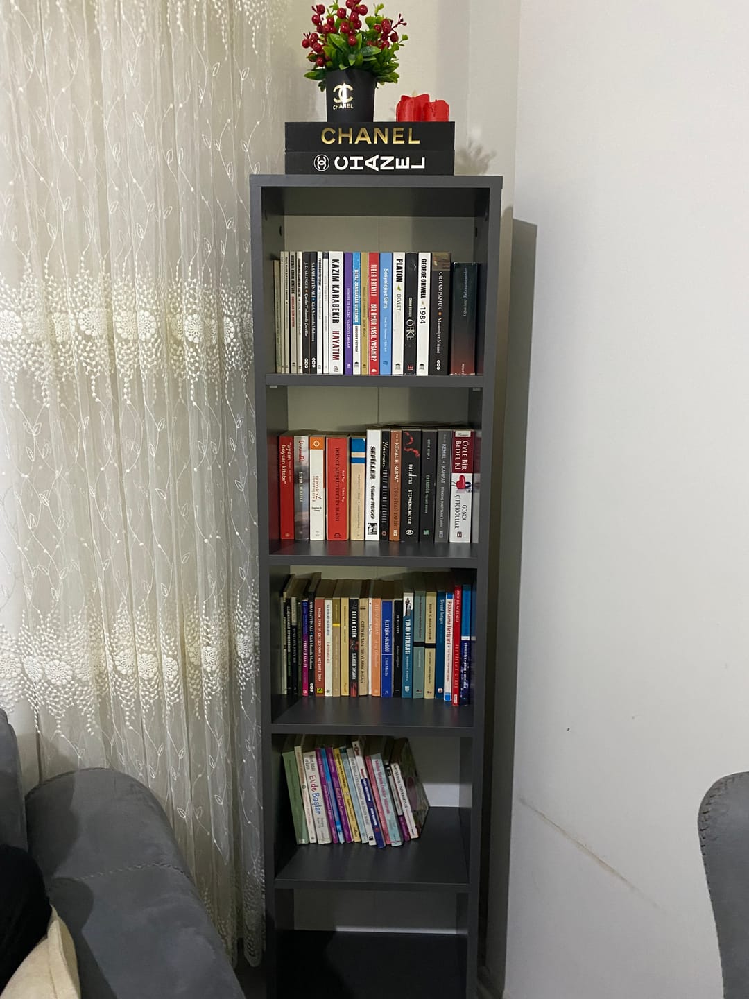 Customer photo review of Rani HC111 Kitaplık 5 Raflı Çalışma Odası Kütüphane Modern Duvar Rafı Antrasit