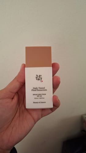 Customer photo review of Daily Tinted Fluid Sunscreen