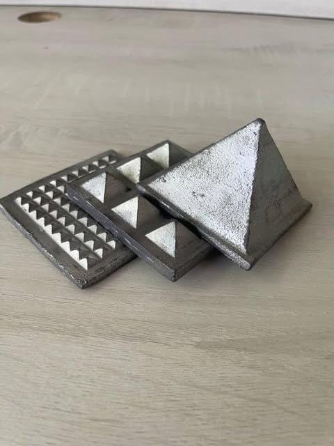 Customer photo review of Premium Finish 100% Pure Lead Metal Triple Layer Pyramid (3 Piece Pyramid) for South-West Direction to Improve Health & Wealth, Home Entrance, Main Door, Kitchen for Balance Positive Energy By Vastu Mandir