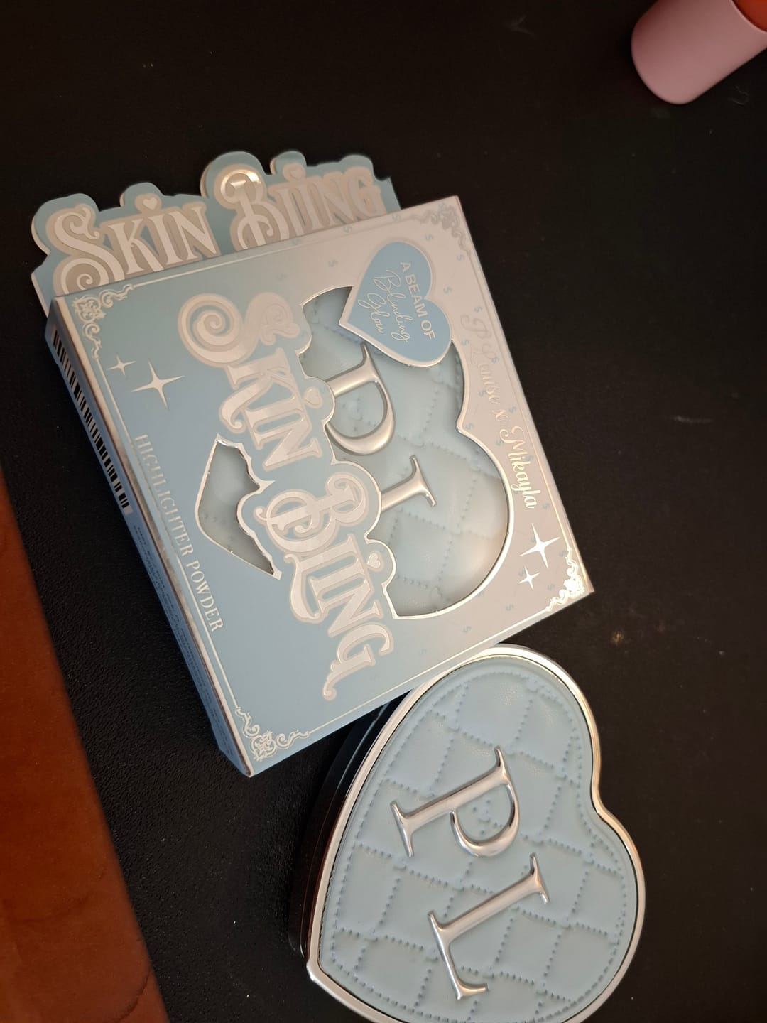 Customer photo review of P.Louise Skin Bling Pressed Highlighter Powder