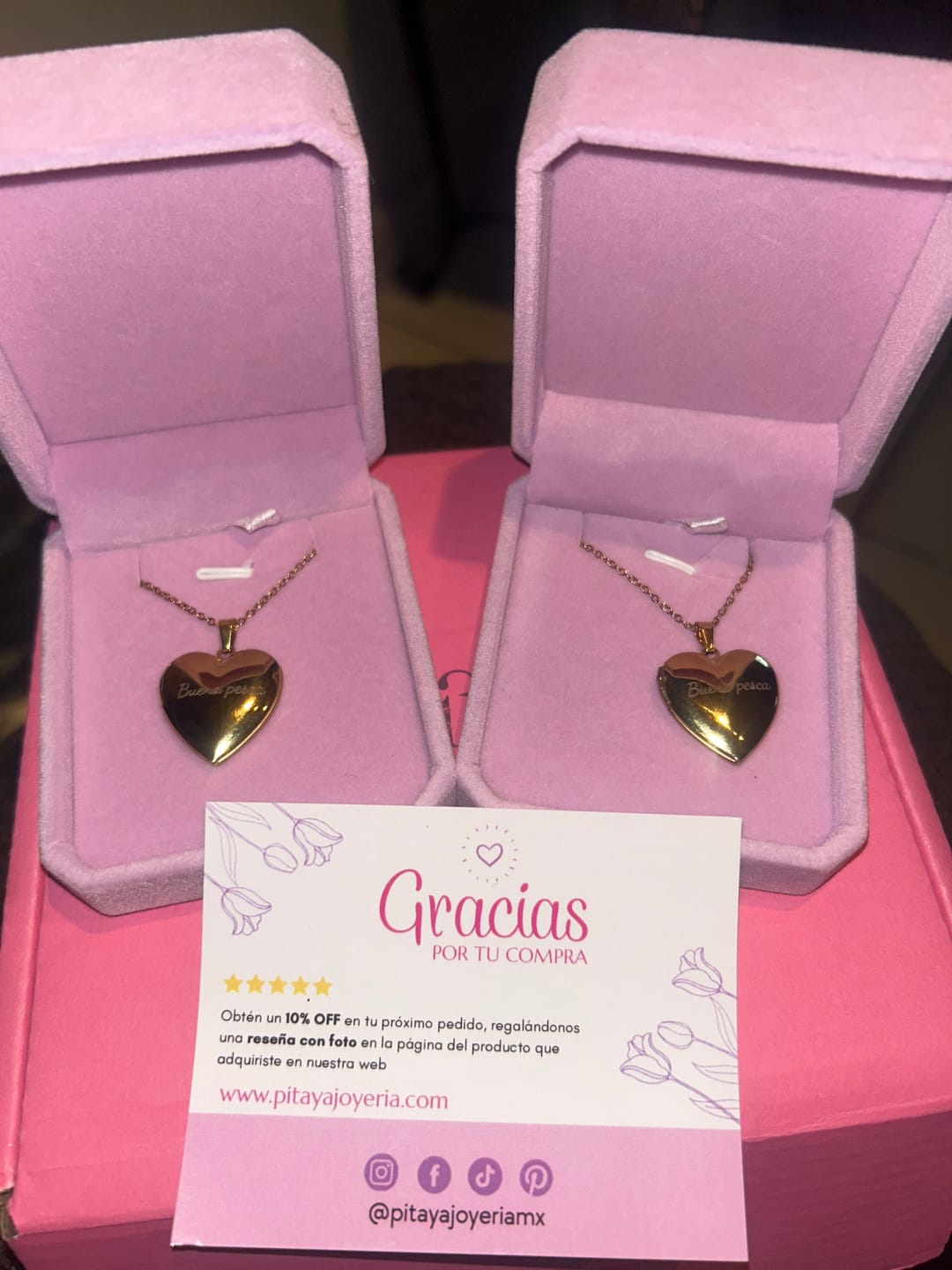 Customer photo review of Relicario Love Personalizado