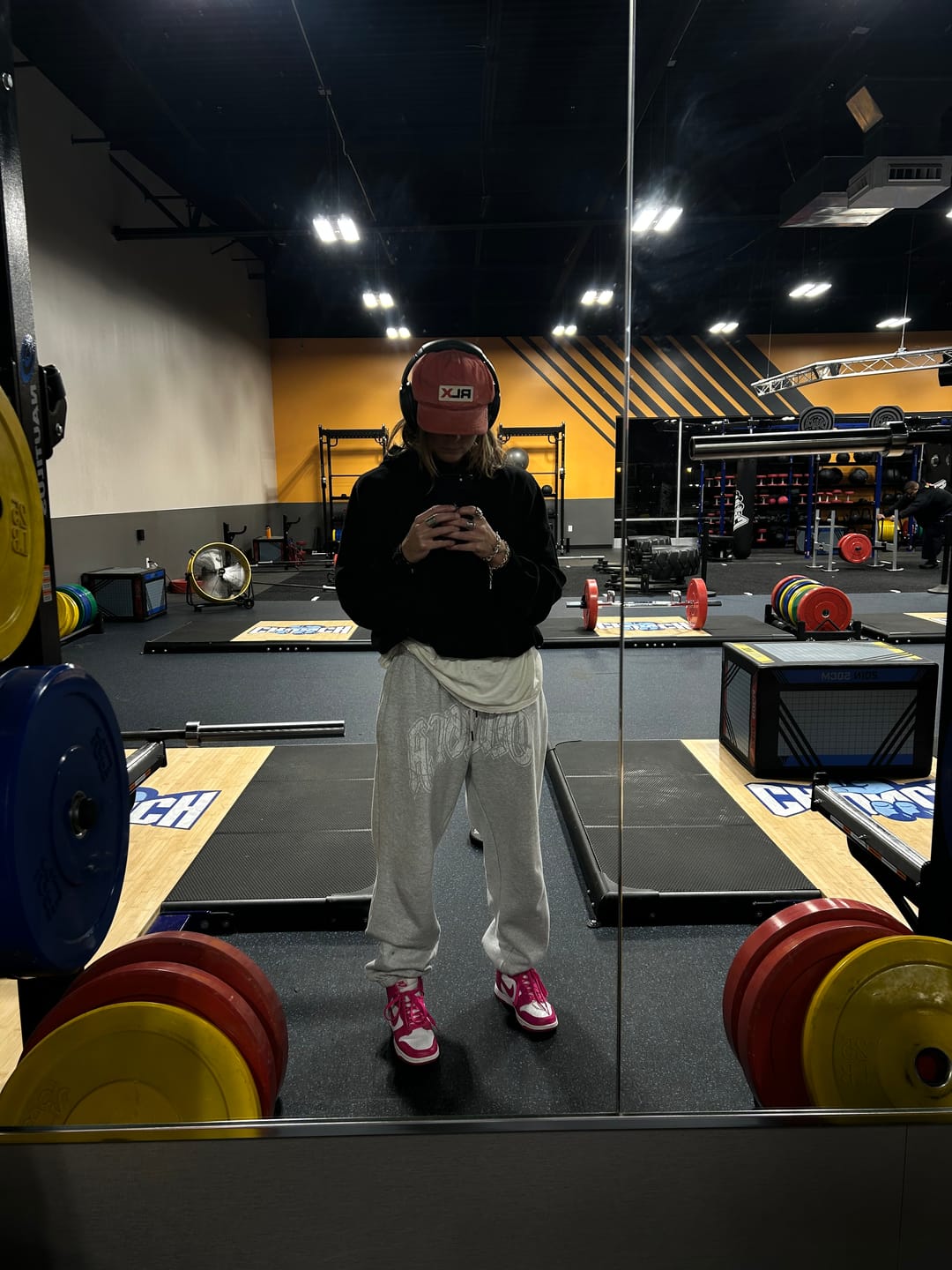 Customer photo review of W257 My eyes are up here Jogger