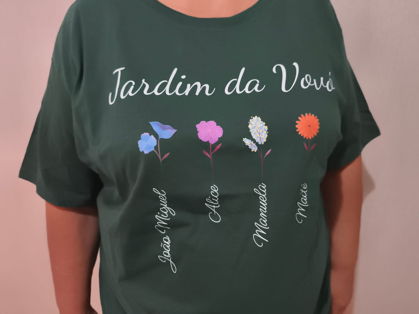 Customer photo review of Camiseta Personalizada Jardim da Vovó - PRETA - Algodão 100%