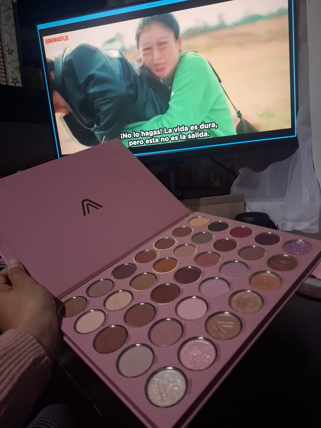 Customer photo review of PALETA DE SOMBRAS CLASSIC 35 TONOS