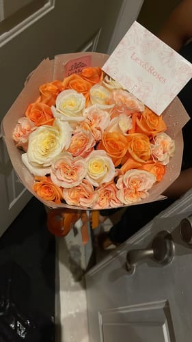 Customer photo review of Peach Deluxe Rose Bouquet