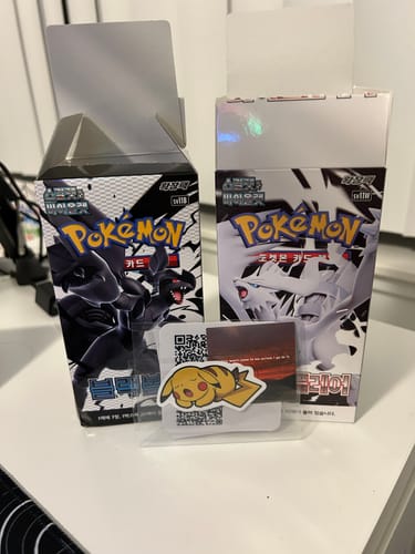 Customer photo review of Pokemon Black Bolt Korean Booster Box