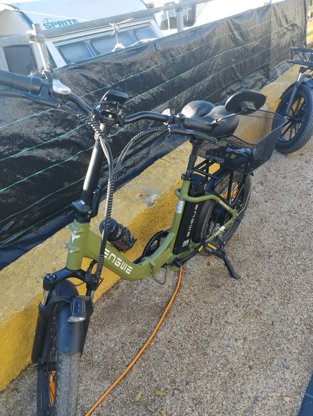 Customer photo review of Engwe L20 SE 250W 20" Foldable Electric Bike 561Wh Trekking Bike Step-through E-bike 36V 15.6Ah Battery