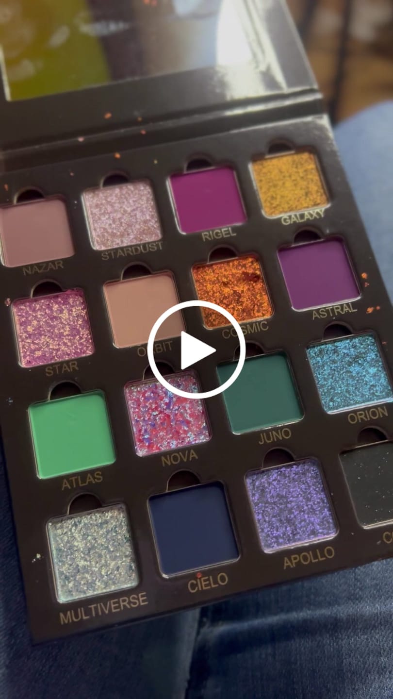 Customer video review of Multiverse Multichrome Holographic Magnetic Eyeshadow Palette