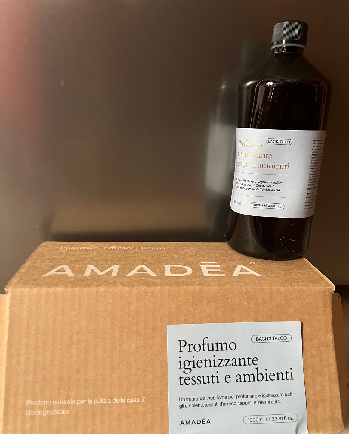 Customer photo review of Profumo "Baci di Talco" igienizzante tessuti e ambienti - Ricarica da 1L
