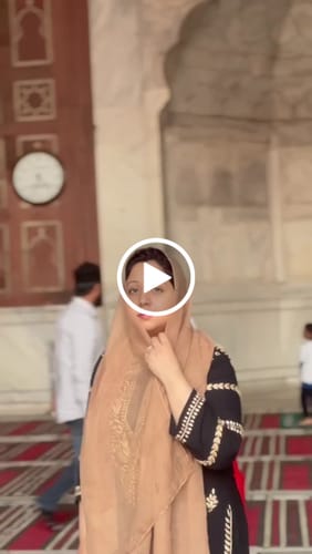 Customer video review of Noora Black & Beige Long Rayon kurta