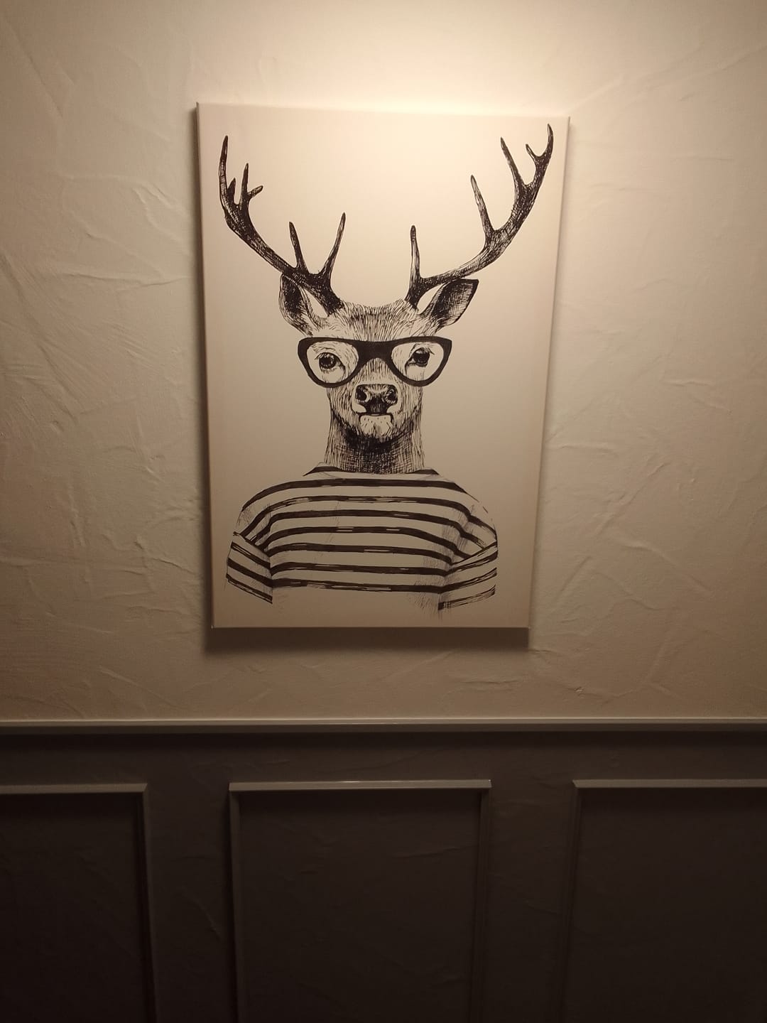 Customer photo review of Leinwandbild Hirsch mit Brille Hochformat