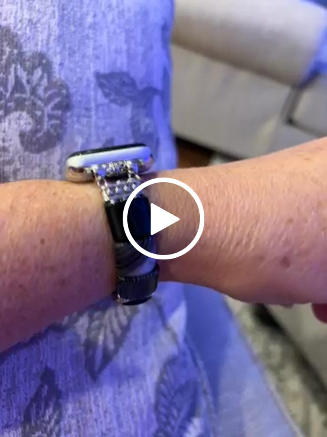 Customer video review of Bohemian Noir Stretch Apple Watch Strap