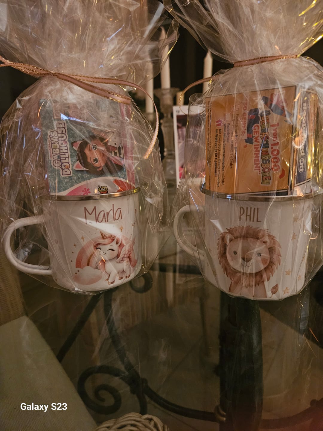 Customer photo review of Emaille Tasse personalisiert - Löwe mit Sternen