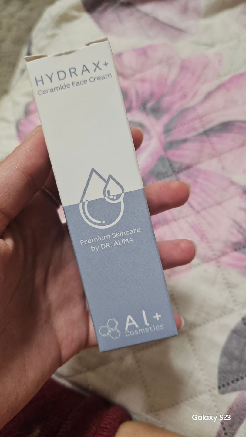 Customer photo review of HydraX+ | Бариерен крем със серамиди