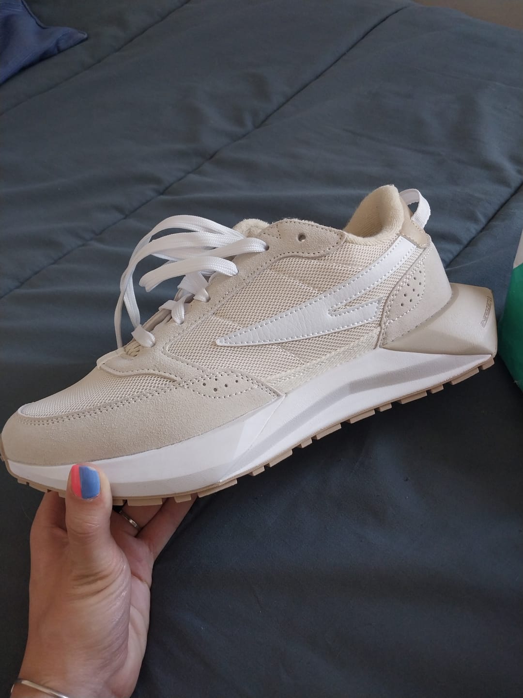 Customer photo review of Zapatillas Fila Mujer Racer Energized Beige Blanco