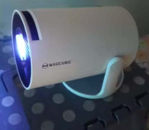 Customer photo review of StoryTorch™ - Dispositivo de Proyección 4K