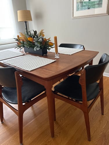 Customer photo review of 3/8" Mahogany Button Top Wood Plugs