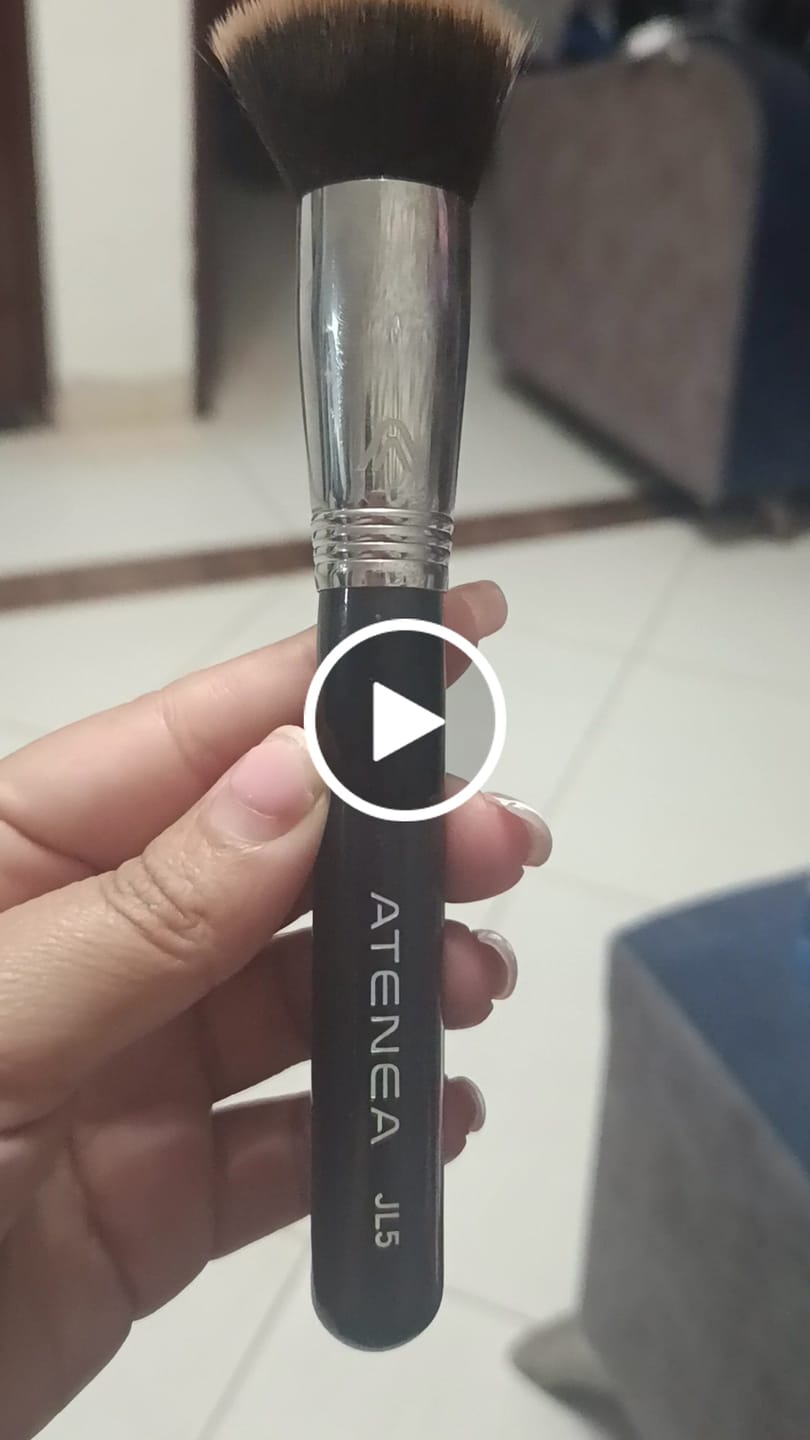 Customer video review of JL23 - PINCEL CORRECTOR/ CONTORNO RUNWAY