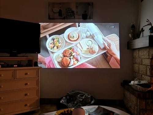 Customer photo review of StoryTorch™ - Dispositivo de Proyección 4K