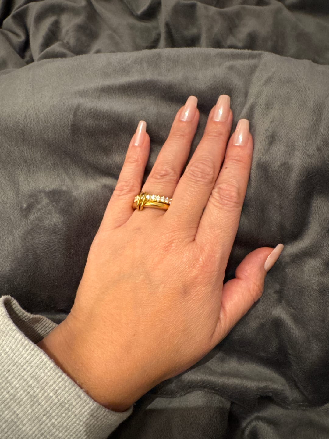 Customer photo review of Pave Infinity Flow Ring 18K Vergoldet