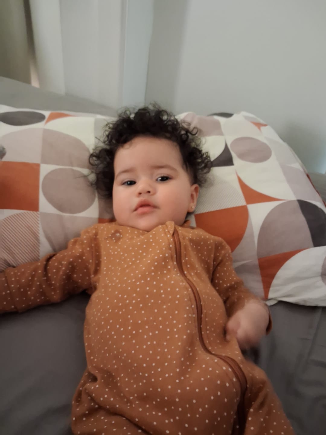 Customer photo review of Macacão de Bebê Ziper com opção de Pezinho | Bolinhas Outono
