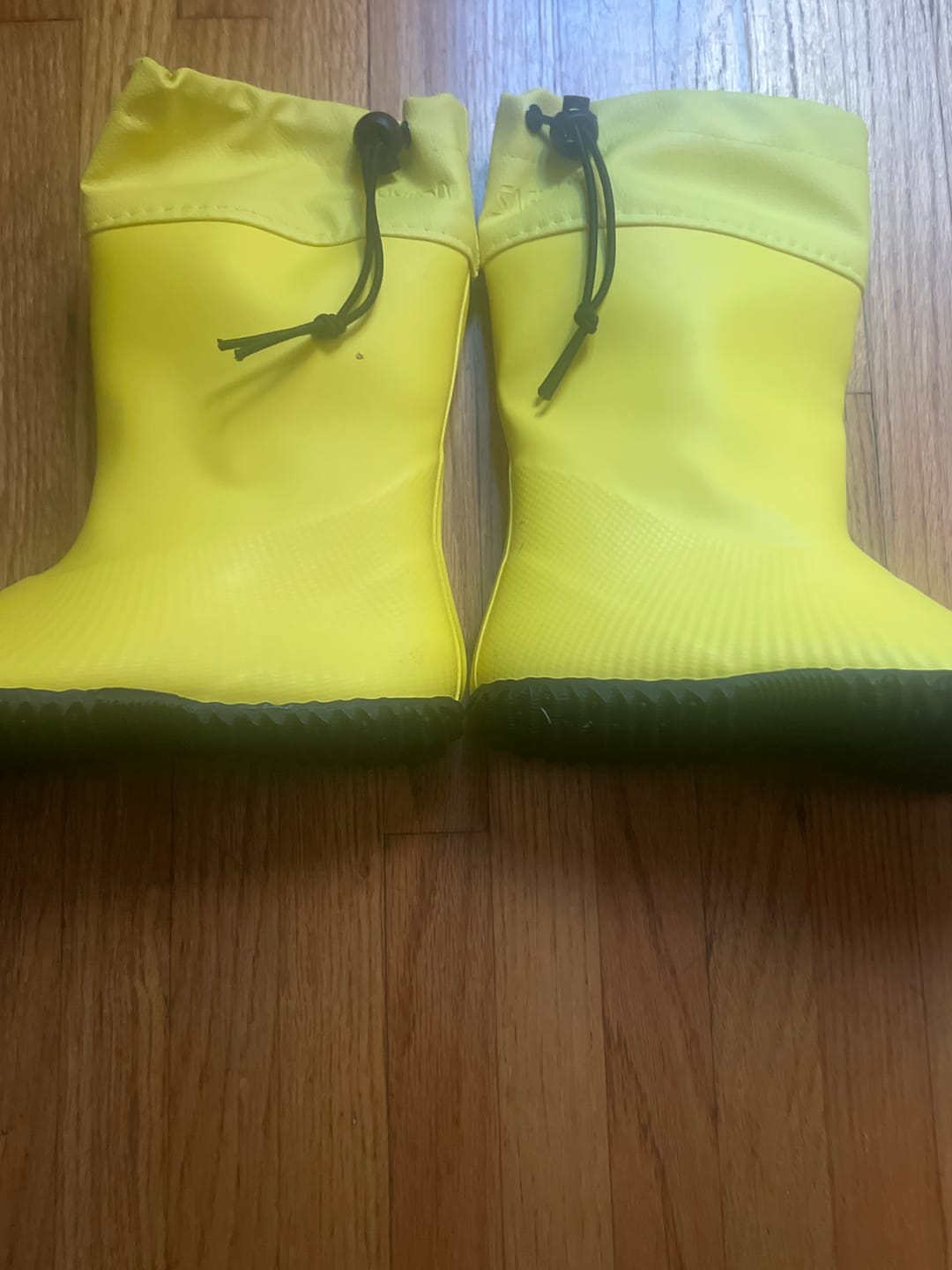 Customer photo review of Brisk Ⅰ - Barefoot Rain Boots