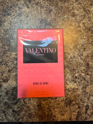 Customer photo review of Valentino Donna Born In Roma Eau de Parfum Spray for Women