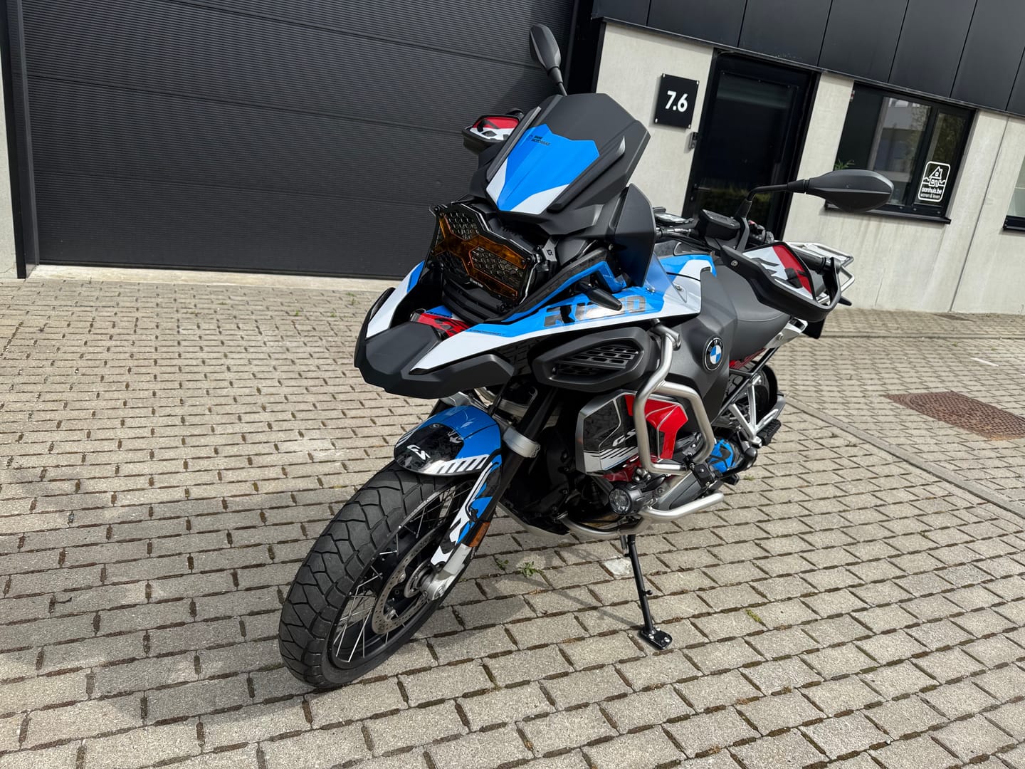 Customer photo review of Headlight Guard Kit BMW R1200/1250 GS / ADVENTURE LC (Liquid Cooled) - [Patent Pending]
