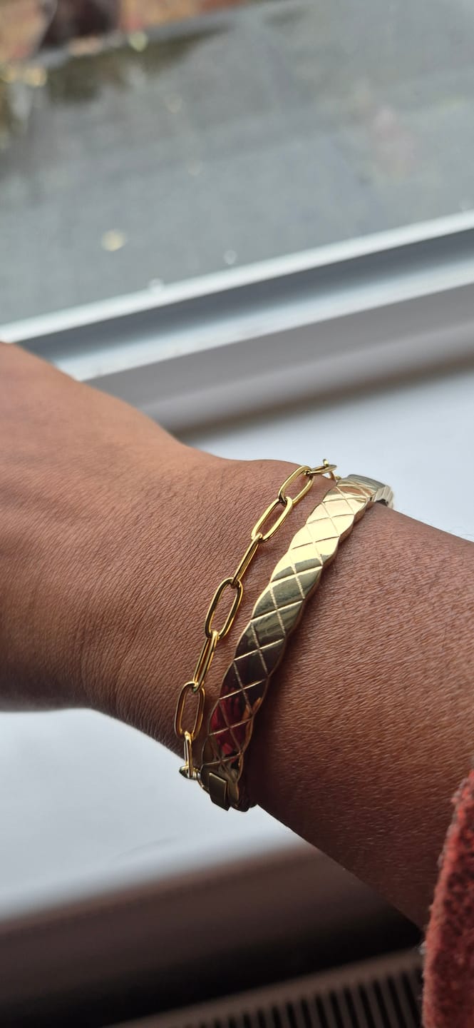Customer photo review of Paperclip Bracelet